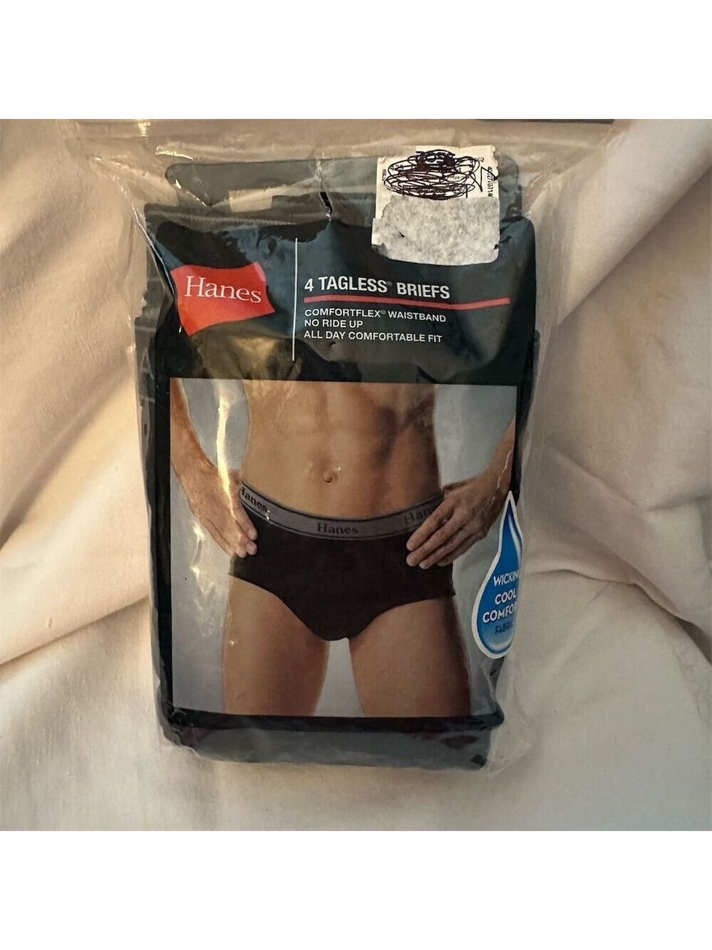 Hanes Men's Tagless Briefs 4-Pack White Standard Size M Breathable Underwear